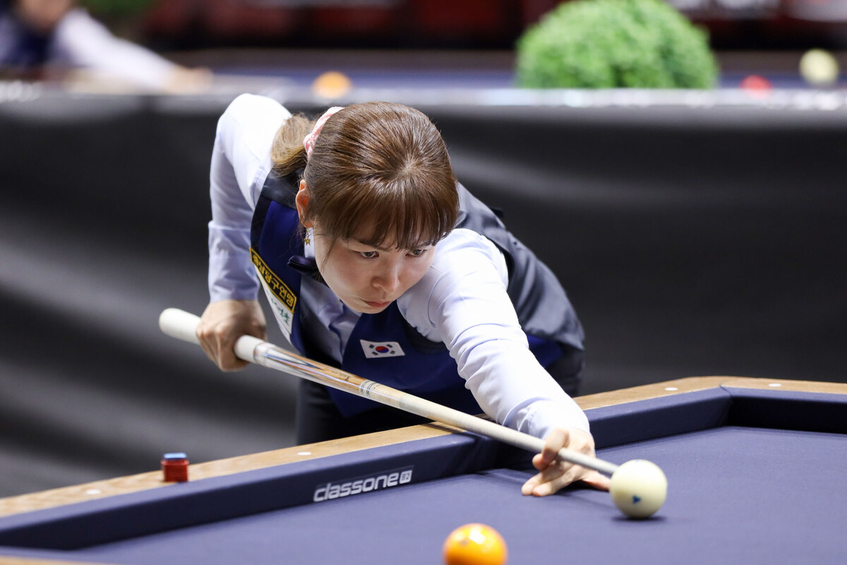 '제11회 세계여자3쿠션선수권대회' 조별리그에서 종합순위 1위로 본선 16강에 올라간 이신영(충남).   사진=파이브앤식스 제공