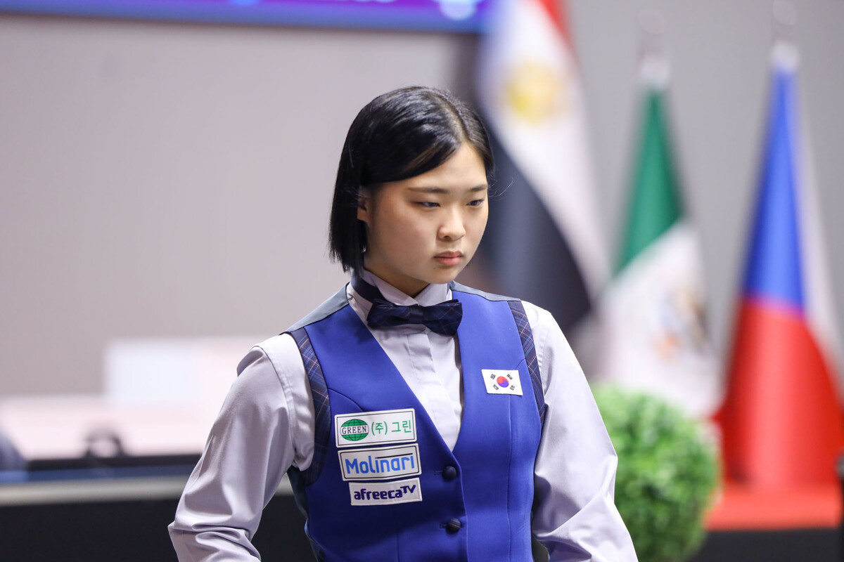 이번 세계선수권 첫 경기에서 클롬펜하우어를 꺾은 '18살' 김하은. 클롬펜하우어를 꺾은 두 선수가 결승에서 만난다면 한국은 사상 최초로 여자 3쿠션 세계선수권에서 우승을 차지하게 된다.