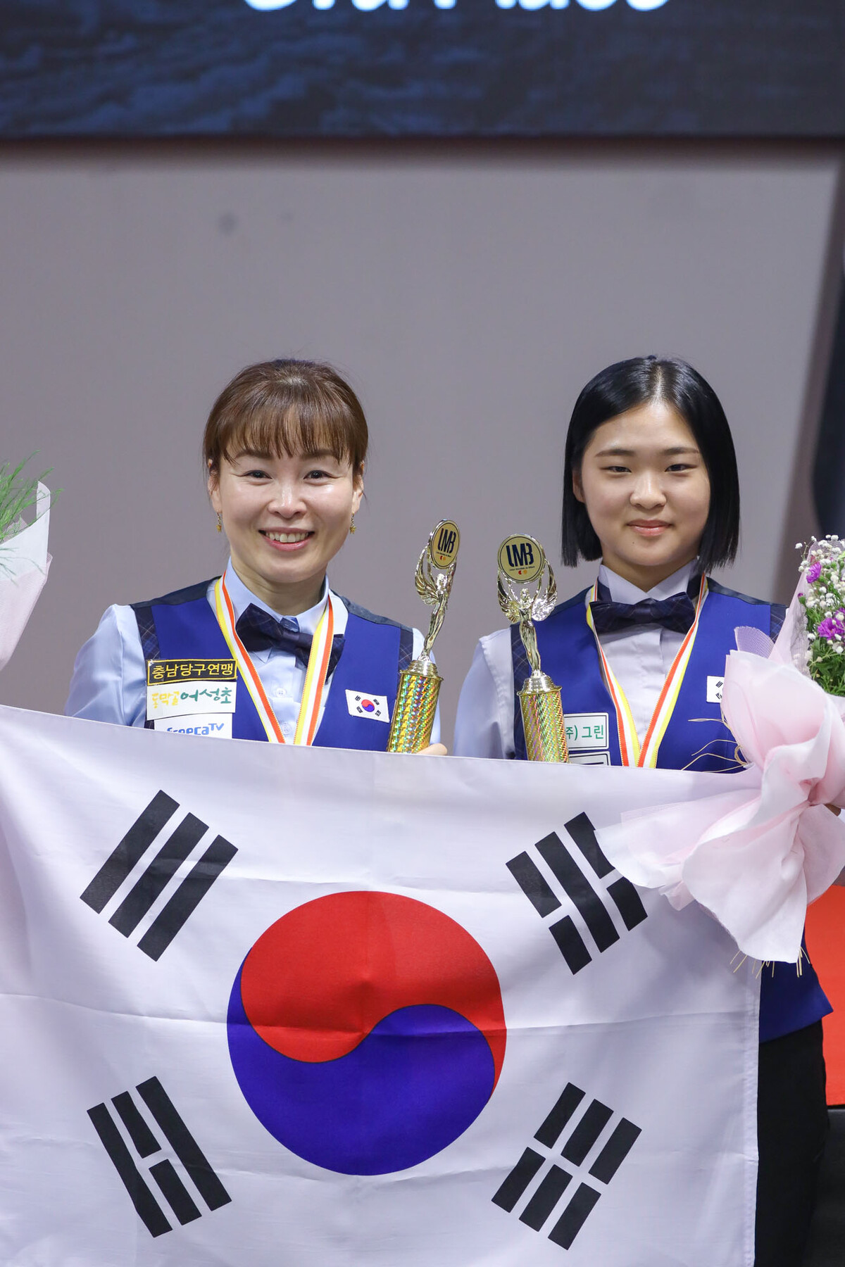 이번 세계선수권에서 최초 우승과 최초 그랜드슬램의 금자탑을 세운 이신영과 공동 3위에 입상한 김하은.