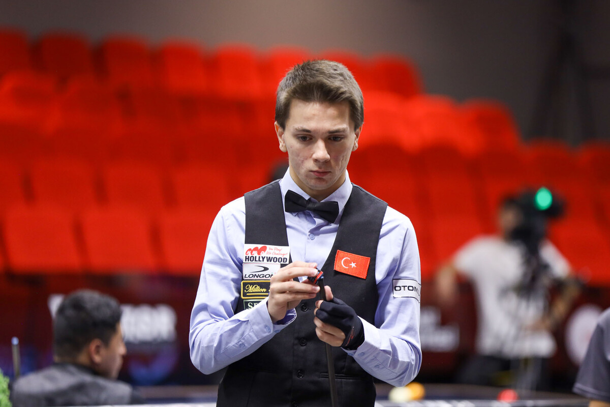 '하이런 15점'과 '애버리지 2.333'으로 8강에 올라온 전 대회 우승자 부라크 하샤쉬(튀르키예). 강력한 우승 후보인 하샤쉬는 2006년생, 불과 17살이다.