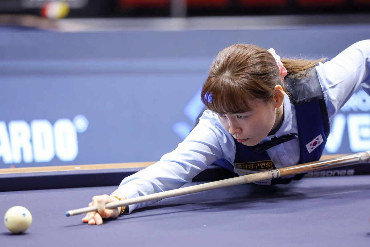 클롬펜하우어의 세계선수권 4연패를 막고 우승까지 차지한 한국의 이신영.