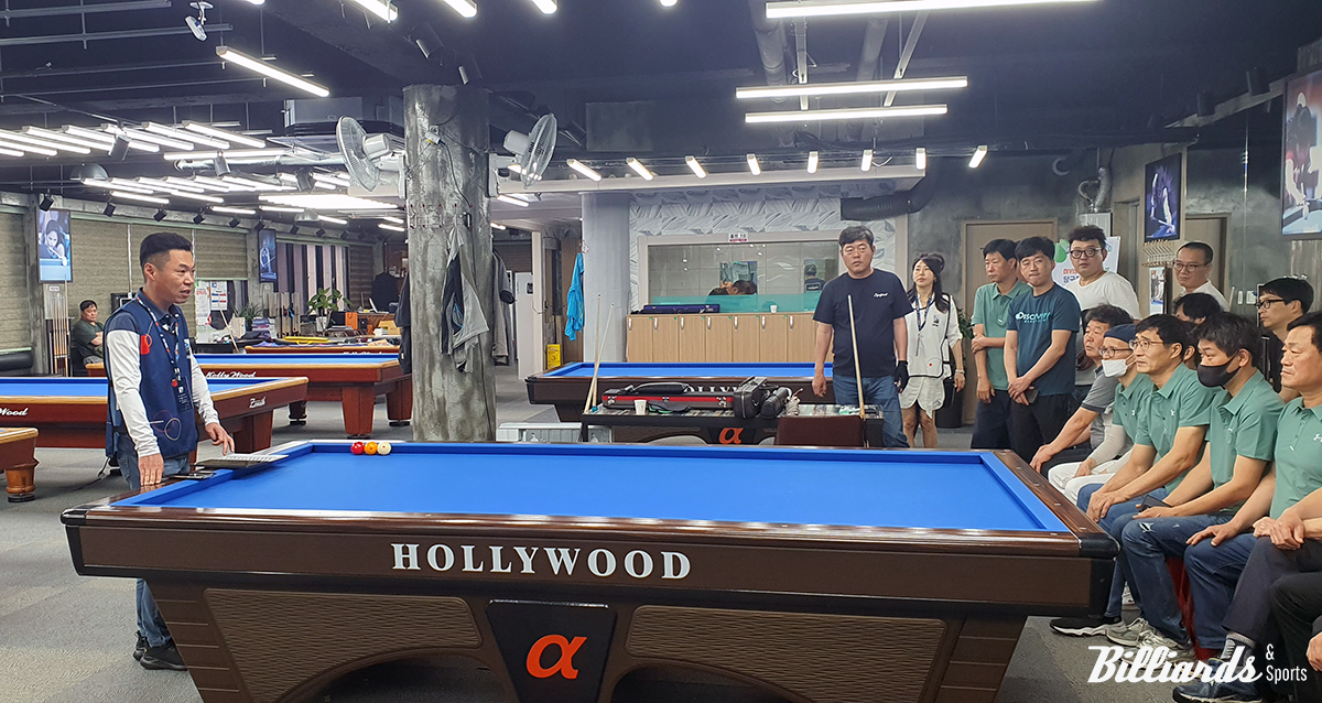 원유록 디렉터. 