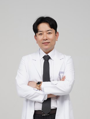 강병수 원장. 사진=우리성형외과 제공
