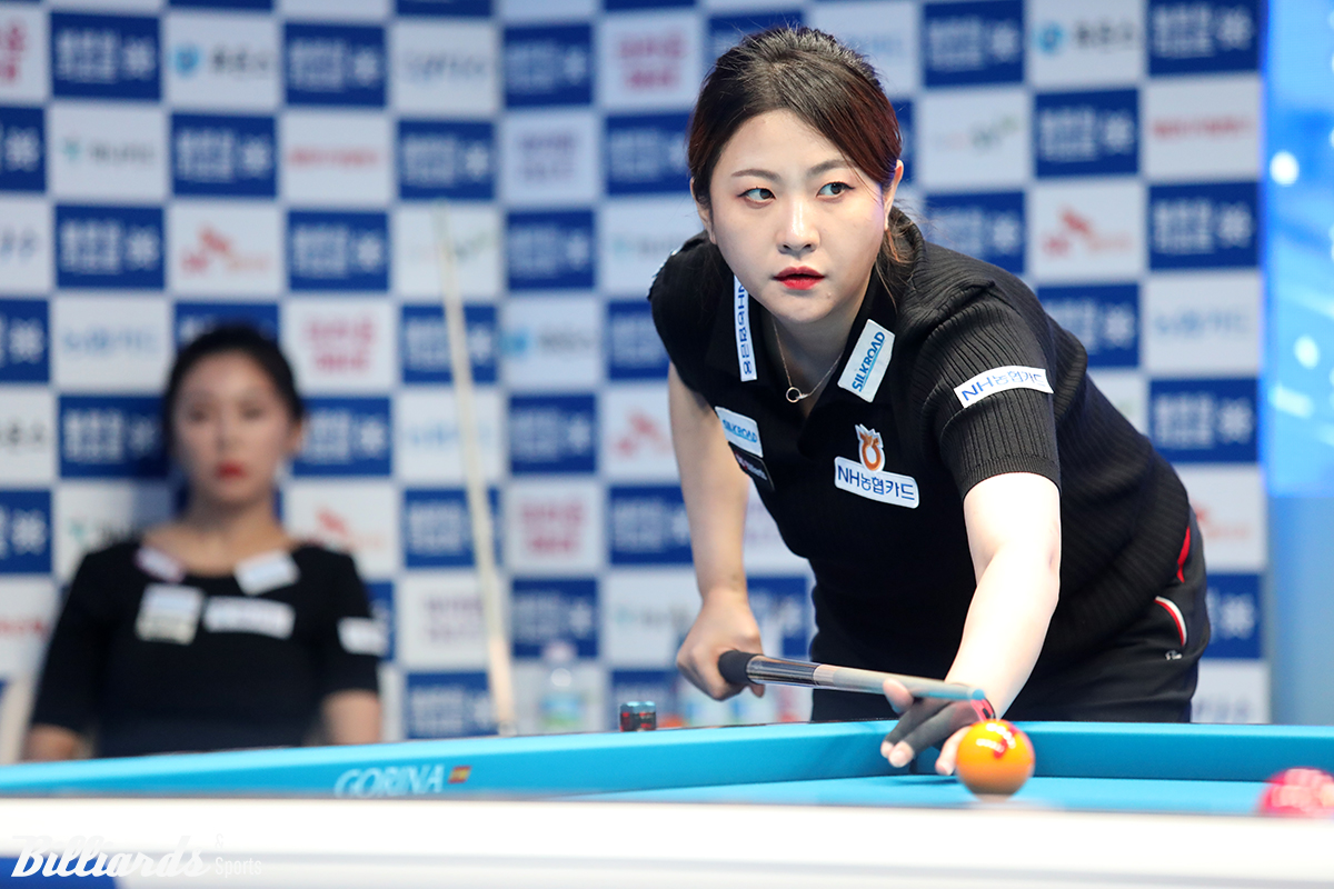 개막전 결승에서 김민아는 '당구 여제' 김가영을 세트스코어 4-3으로 꺾고 시즌 첫 우승(통산 2승)을 거두며 이번 시즌 돌풍을 예고했다.