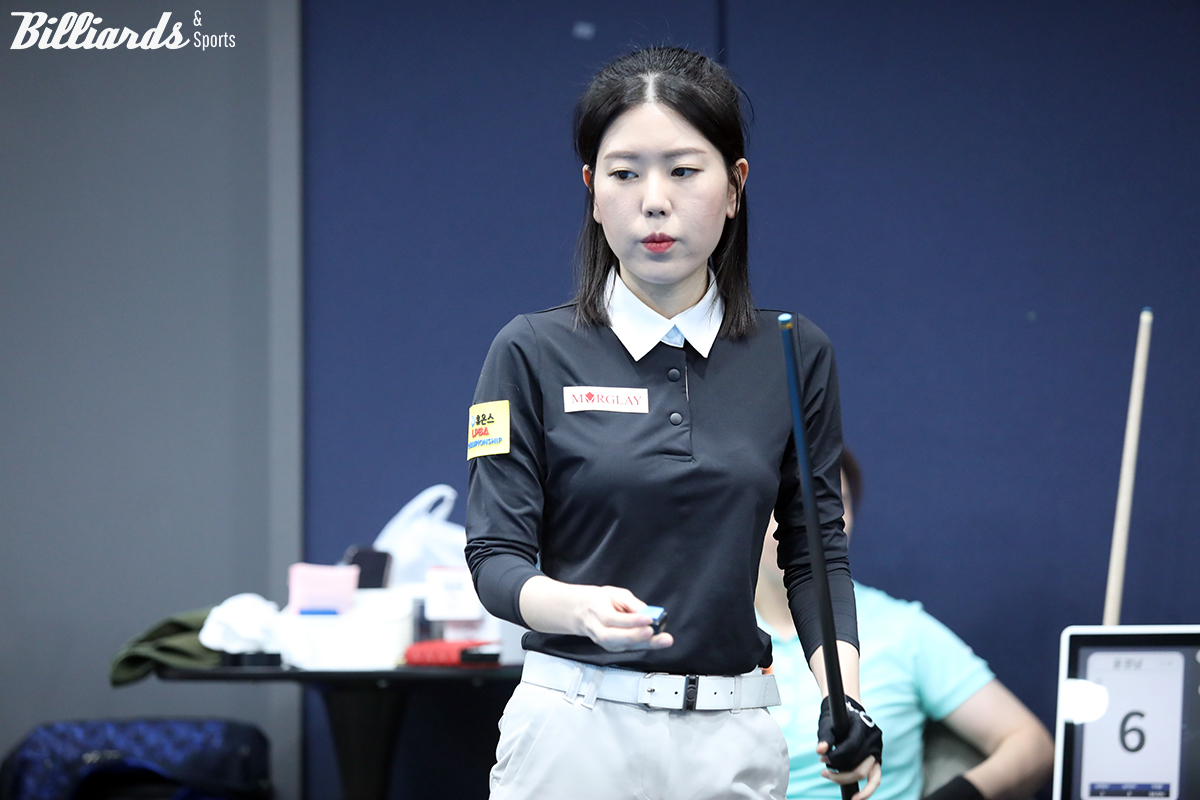 8강에서 임정숙과 상대하는 하윤정.