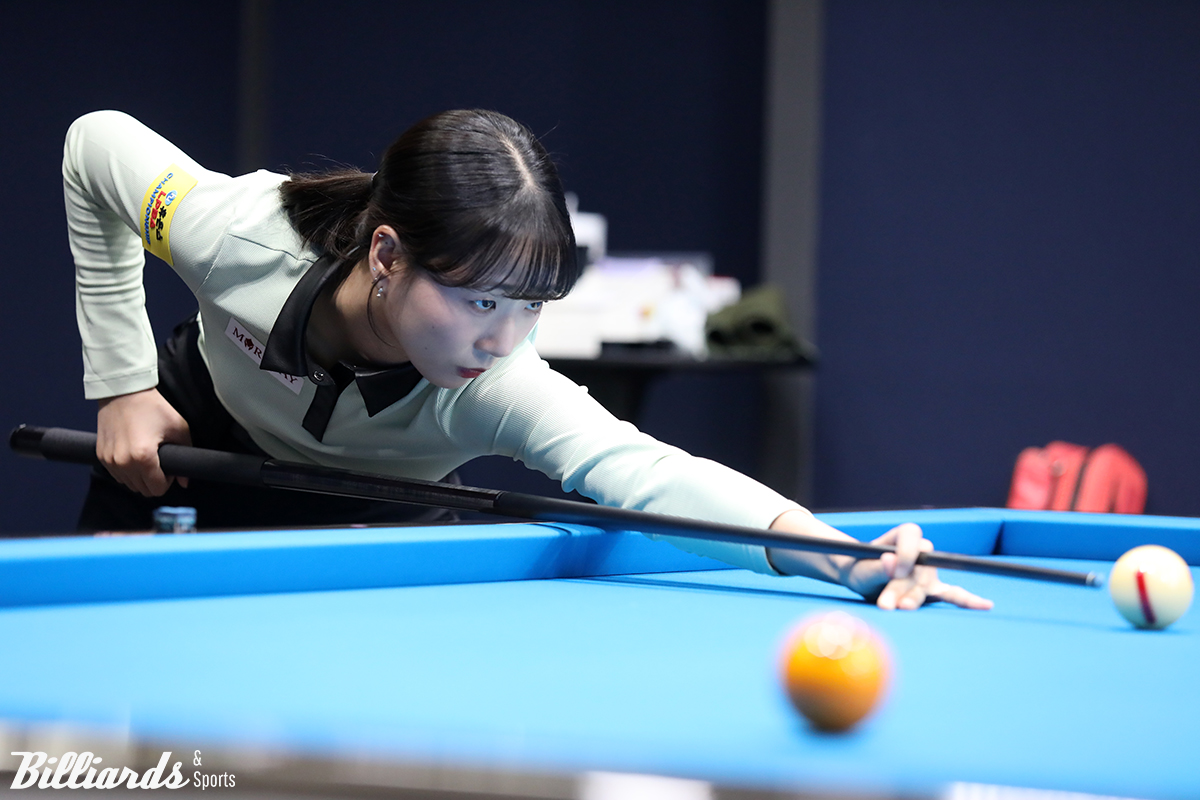 '2001년생 루키' 전어람(22)이 '휴온스 LPBA 챔피언십' 16강전에서 아쉽게 매치포인트 1점을 놓쳐 백민주(크라운해태)에게 역전패를 당했다.   사진=고양/이용휘 기자