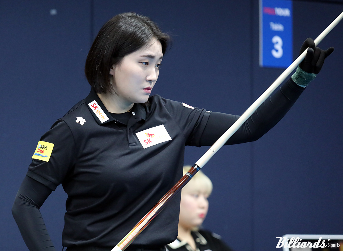 강지은은 이번 투어 32강전에서 오수정, 16강전에서 장혜리에게 극적인 승리를 거두고 8강에 진출했다. 지난 2021-22시즌에 휴온스 챔피언십을 우승할 당시에도 강지은은 장혜리(8강)와 오수정(4강)을 연달아 꺾은 바 있다. 