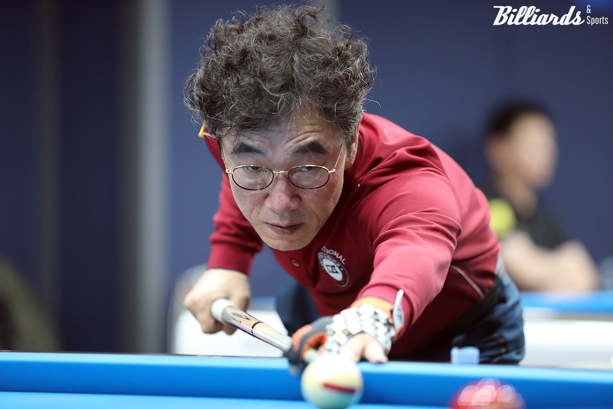 64강에서 응우옌득아인찌엔과 대결하는 한국의 김병섭. 이날 128강에서 김병섭은 대회 두 번째 '퍼펙트큐(15점)'를 달성했다.