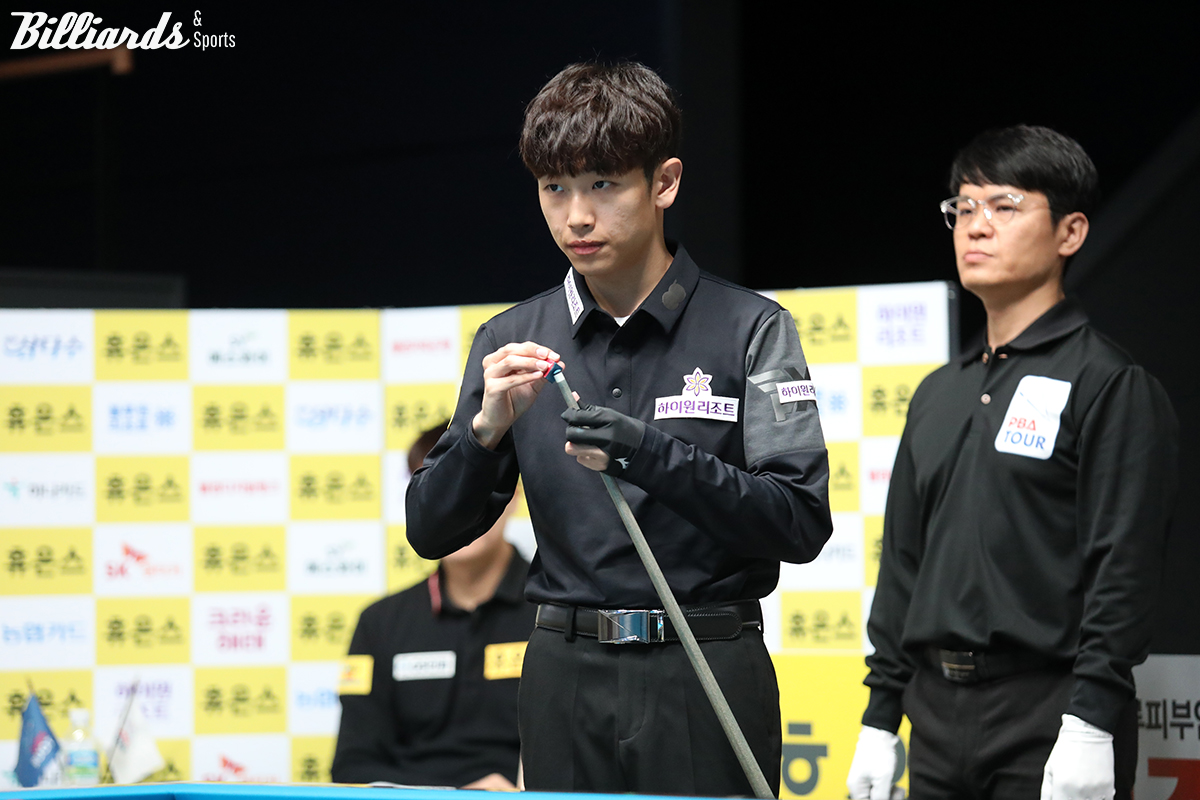 임성균은 최성원을 상대로 풀세트로 끌고가는 저력을 보였으나, 마지막 세트에서 최성원이 감각이 살아나면서 아쉽게 패했다.