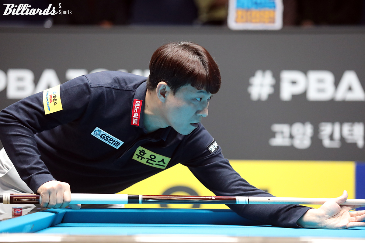 최성원은 세트를 마무리할 수 있는 기회가 왔을 때 놓치지 않고 1세트와 3세트를 따내 2-1로 앞섰다.