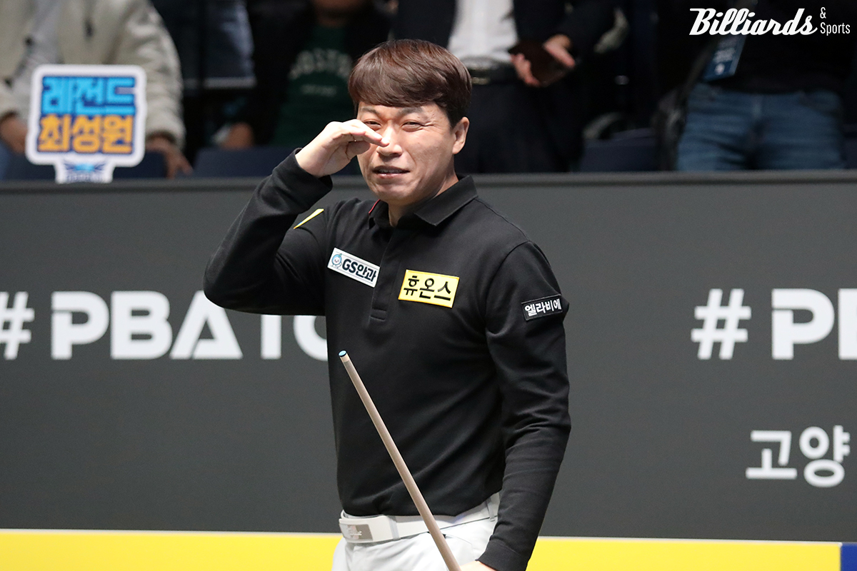 "너무 안 맞네예" 우는 모습으로 세리머니를 한 최성원.