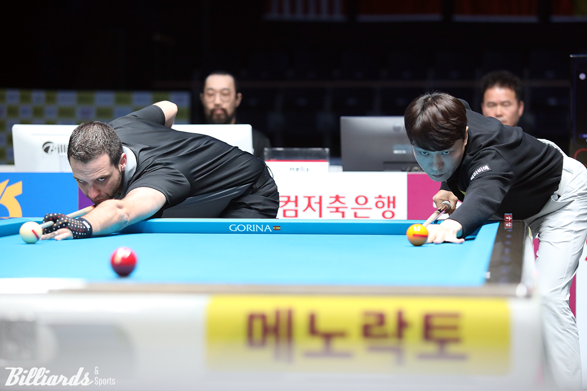 경기 시작 전 뱅킹 장면. 최성원은 세트스코어 2-1에서 4세트를 4-2-2 연속타로 마무리한 다음 5세트를 1-2-12 연속타로 끝냈다.