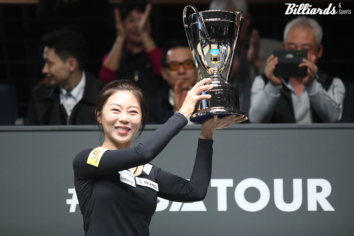 김가영은 이번 시즌에 압도적인 폼을 보여주며 지난 5차 투어 '휴온스 챔피언십'을 우승하고, 통산 6승에 성공했다. 김가영은 휴온스 챔피언십도 2연패 중이다.