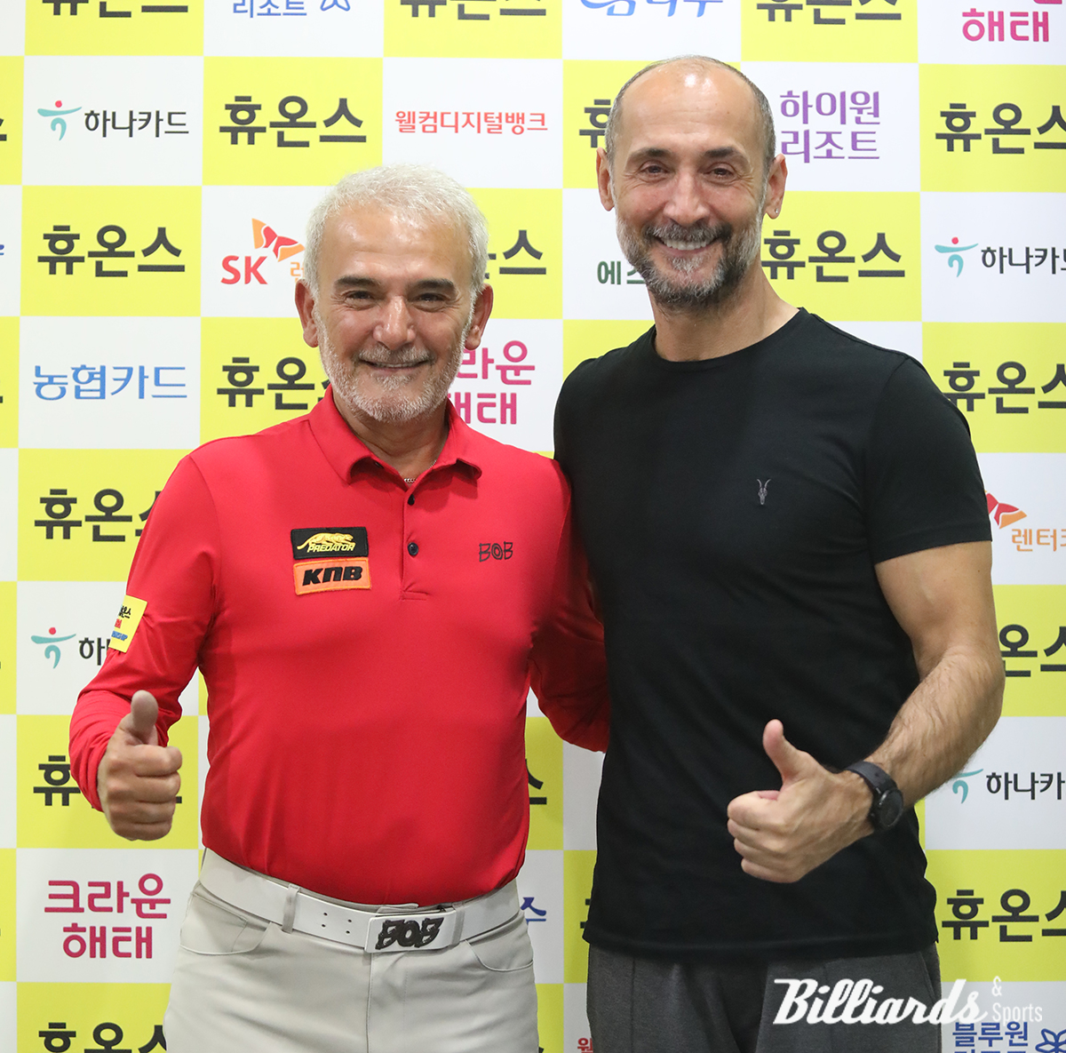 "우리는 올드 제너레이션"이라며 호탕하게 웃은 아드난 윅셀과 세미 사이그너가 다정하게 포즈를 취했다. 사진=고양/이용휘 기자