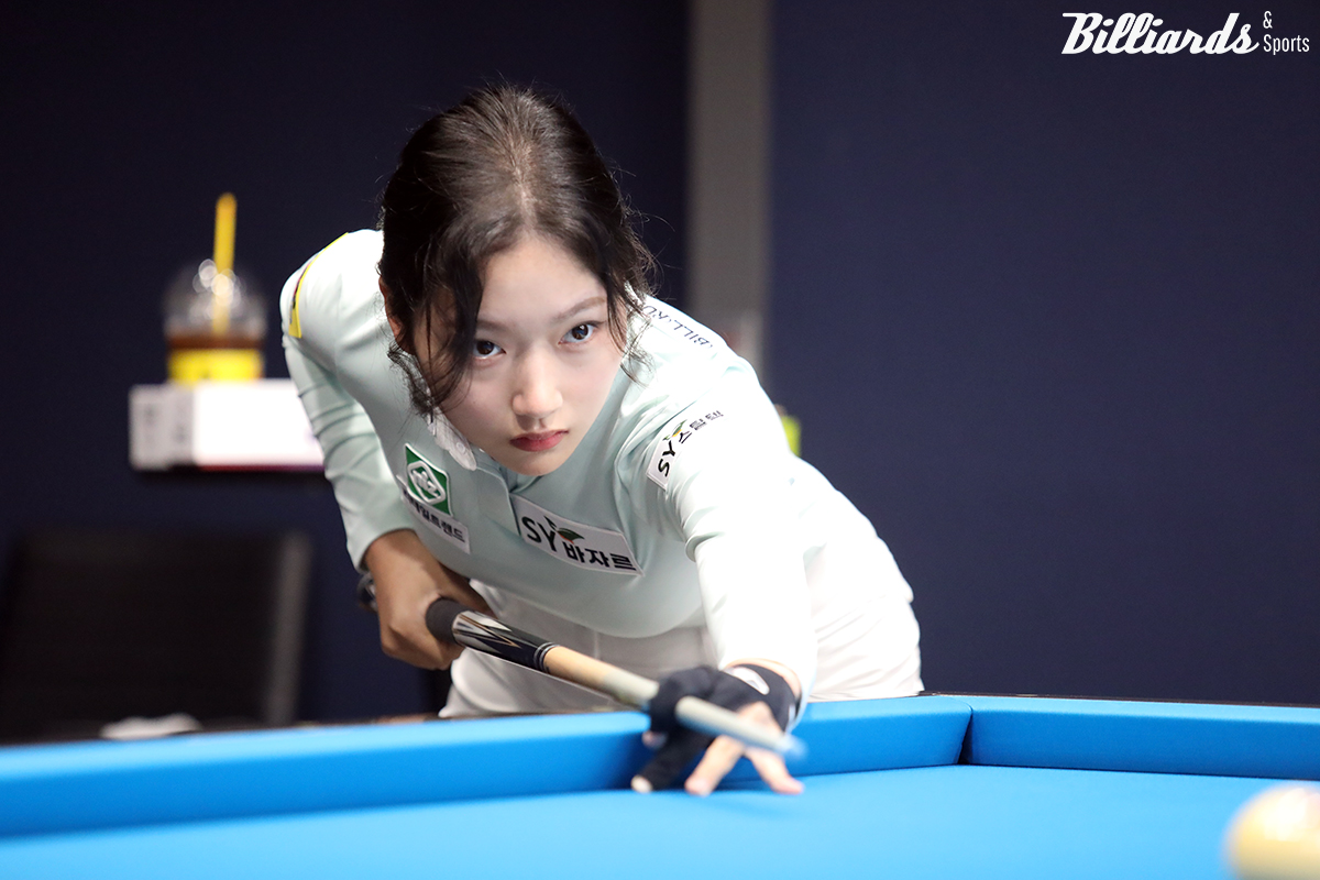 한지은은 이날 오전 11시에 시작된 첫 경기에서 15이닝 만에 25:5로 하이런 8점과 애버리지는 1.667을 기록하며 승리했다.