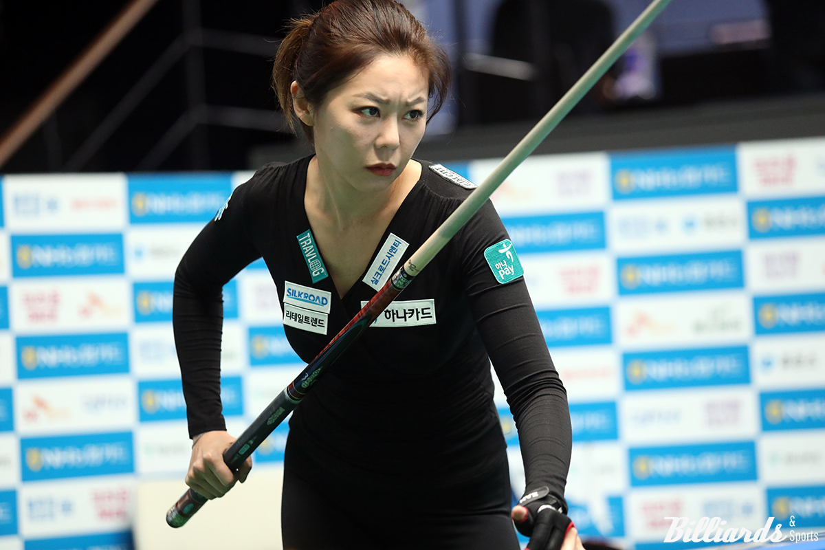 NH농협카드 LPBA 챔피언십에서 대기록에 도전하는 김가영(하나카드)이 첫 경기 64강전에서 25이닝 만에 25:16으로 경호경을 꺾고 32강에 진출했다.   사진=고양/이용휘 기자