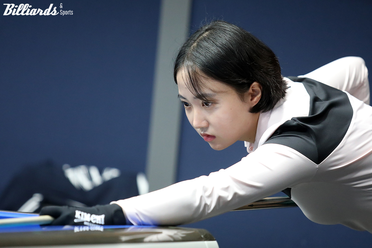 황민지는 세트스코어 2-1로 백민주(크라운해태)를 꺾는 돌풍을 일으키며 두 대회 연속 16강을 밟았다.