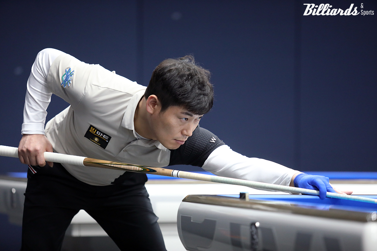 노병찬은 16강전에서 강민구(블루원리조트)에게 5세트에서 극적인 역전 4점타로 11:10으로 승리를 거두고 8강에 진출했다.