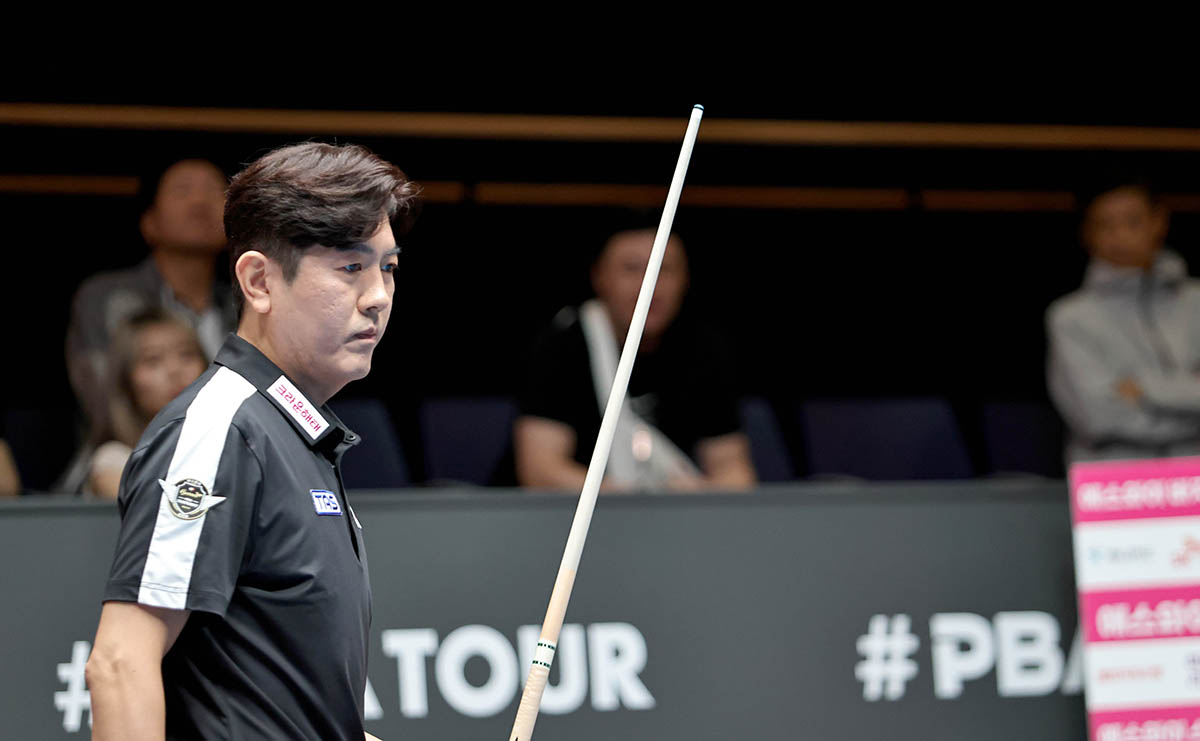 김재근은 이번 시즌 세 번째 8강에 진출해 지난 3차 투어에 이어 두 번째 시즌 4강을 노린다.