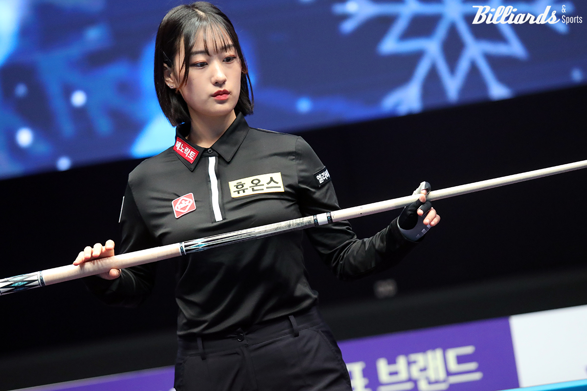 장가연(휴온스)은 긴 승부 끝에 이희선을 30이닝 만에 23:11로 누르고 64강에 진출했다. 