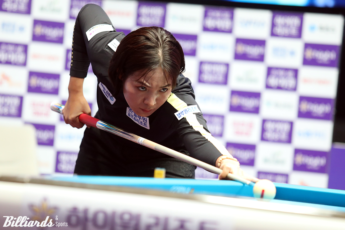 스롱은 16강전에서 김갑선을 세트스코어 2-1로 꺾고 8강에 진출했다.