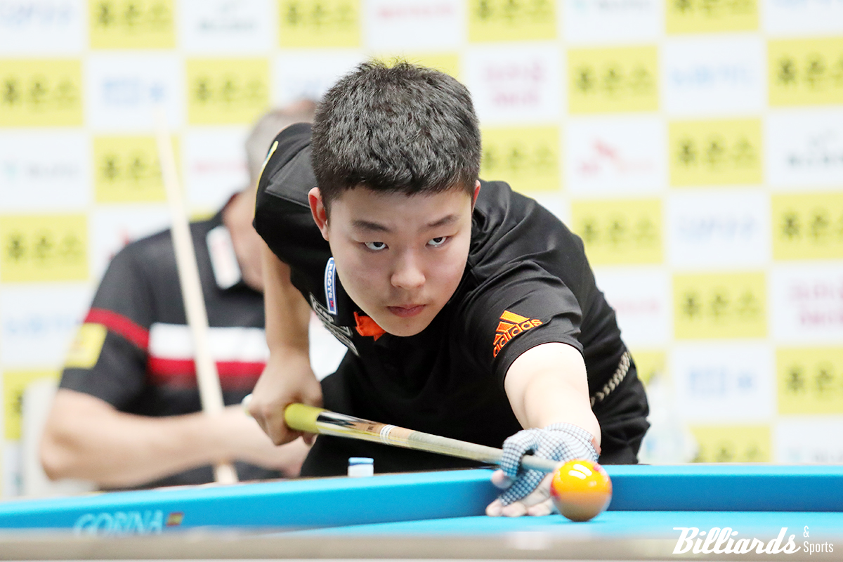 최연소 프로당구 선수인 16세 최영원이 드림투어(2부) 16강전에서 애버리지 2.059를 기록하며 전체 순위 1위로 8강에 올랐다. 사진=빌리어즈앤스포츠 DB