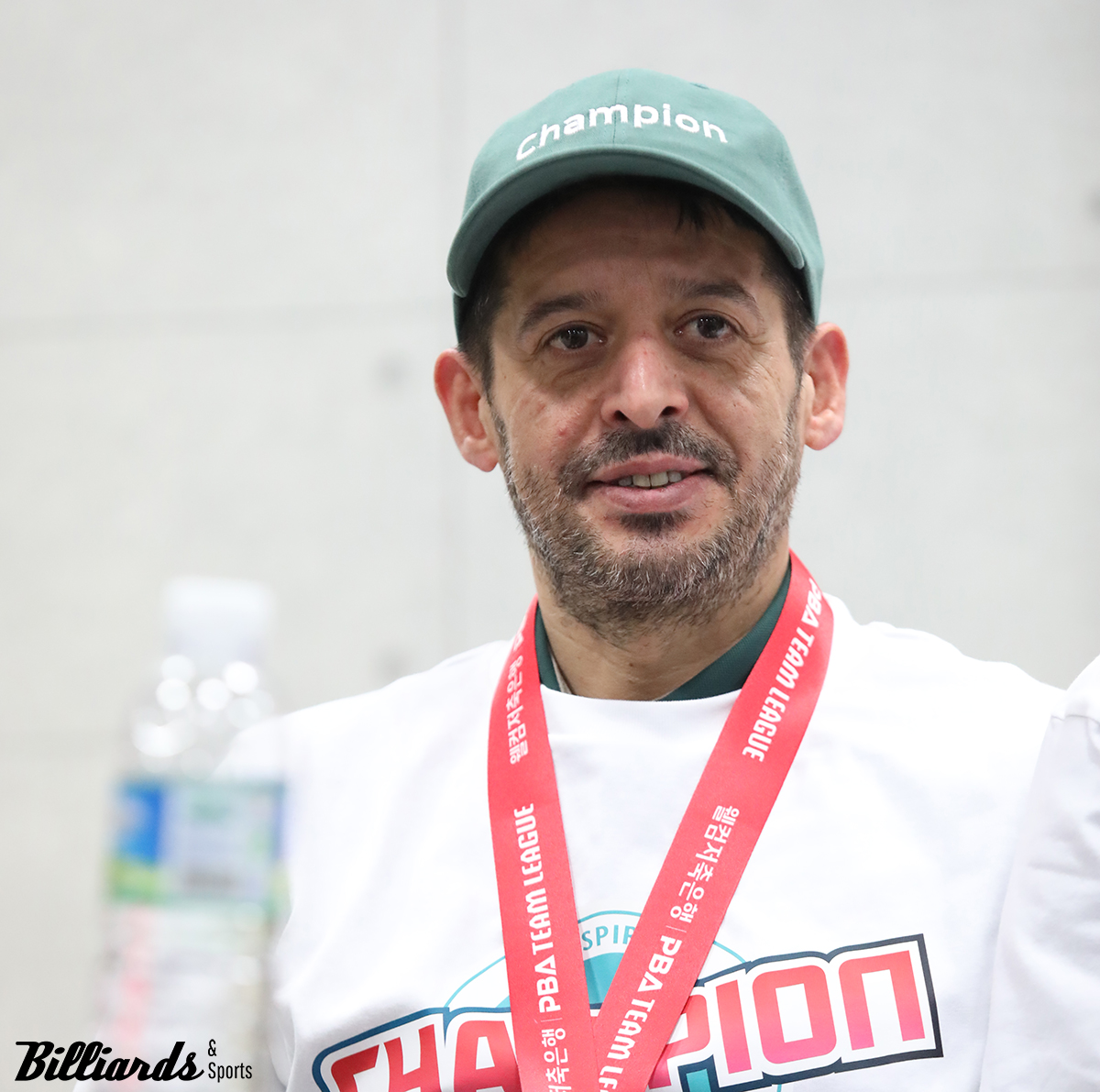 하나카드의 우승과 함께 MVP로 선정된 초클루가 기자들의 질문에 답을 하고 있다. 