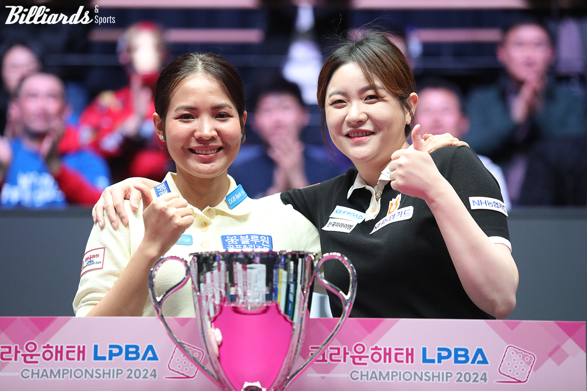 9차 투어 LPBA 우승자와 준우승자 투샷. 우승한 김민아(오른쪽)와 준우승 스롱.