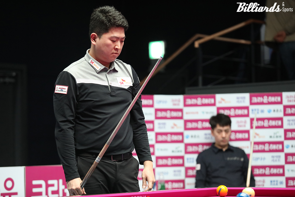 직전 투어 우승자 조건휘도 김기혁을 3-1로 제압하고 64강에 안착했다.