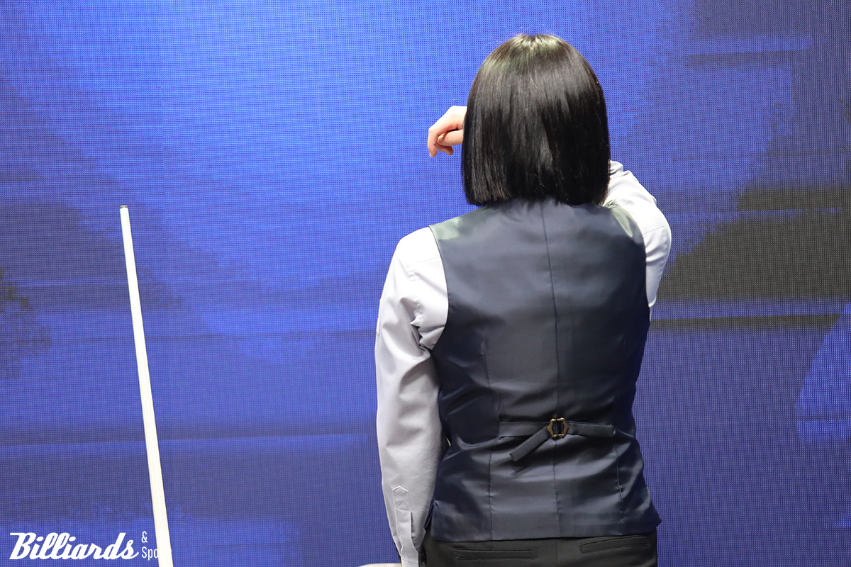 우승을 확정한 후 뒤돌아 한참 동안 눈물을 흘린 김하은.