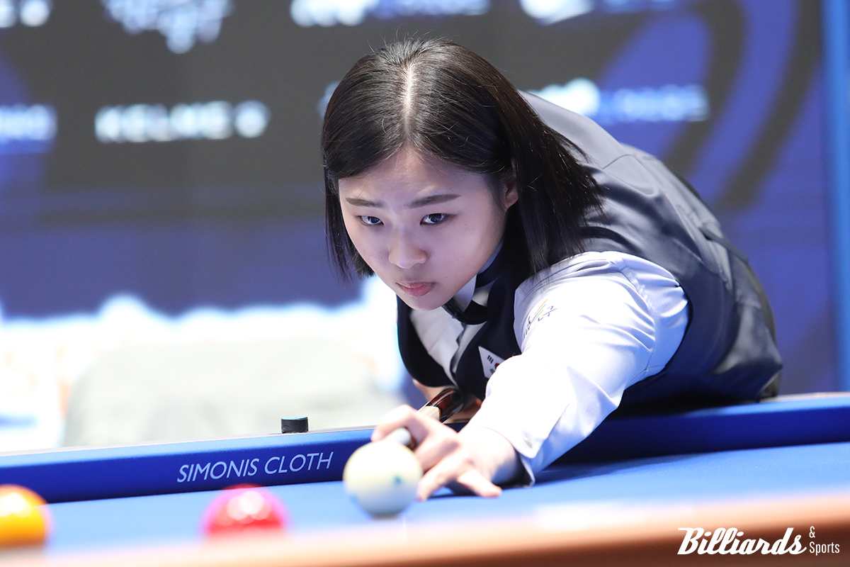 아시아선수권대회 결승전에서 박정현과 대결을 벌인 김하은.