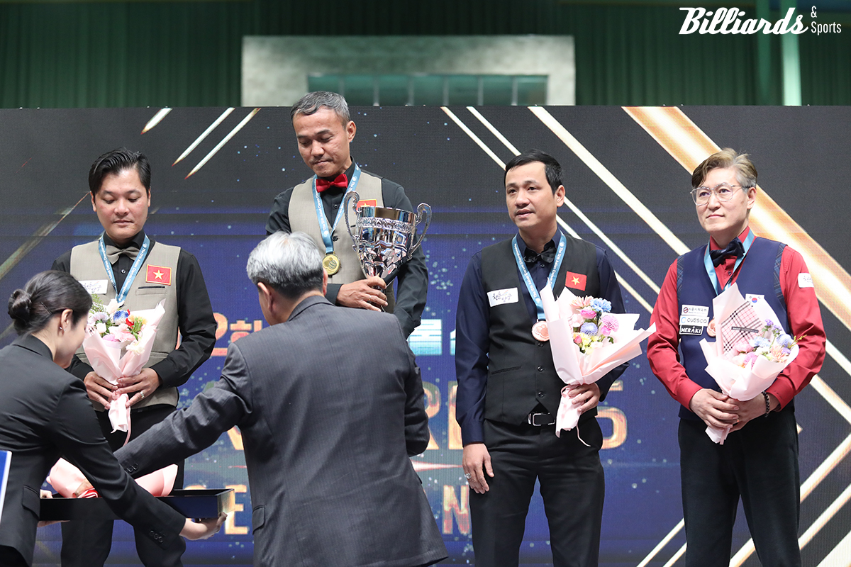 이정희는 '아시아캐롬선수권대회' 1쿠션 부문에서 2년 연속으로 공동3위에 올랐다.