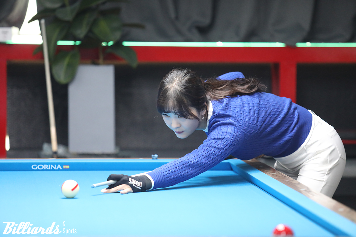 '고군분투' 김상아.