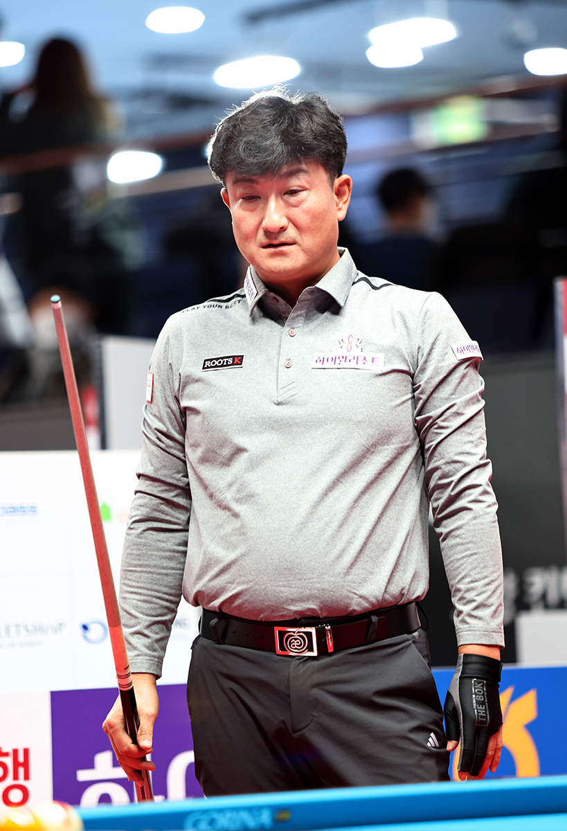 지난 시즌 1부투어 119위로 강등의 아픔을 겪은 이충복은 큐스쿨 2라운드부터 참가, 차기시즌 1부 잔류를 노린다.