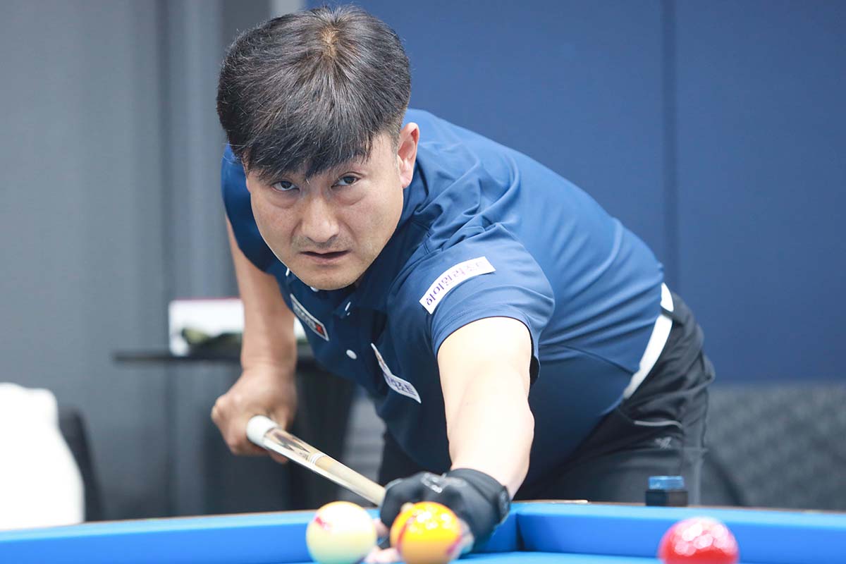 PBA 큐스쿨 2라운드 마지막 날 극적으로 큐스쿨을 통과하고 1부 잔류에 성공한 이충복. 사진=PBA 제공