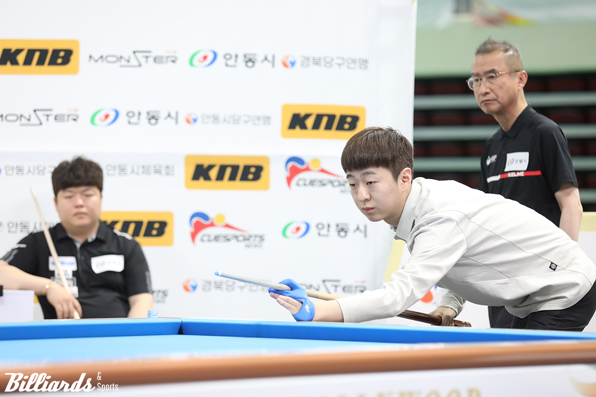 준결승전에서 조명우와 대결 중인 허진우.