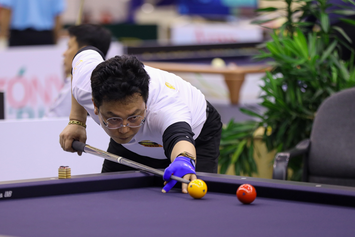 프레데릭 쿠드롱과 대결한 이동한.