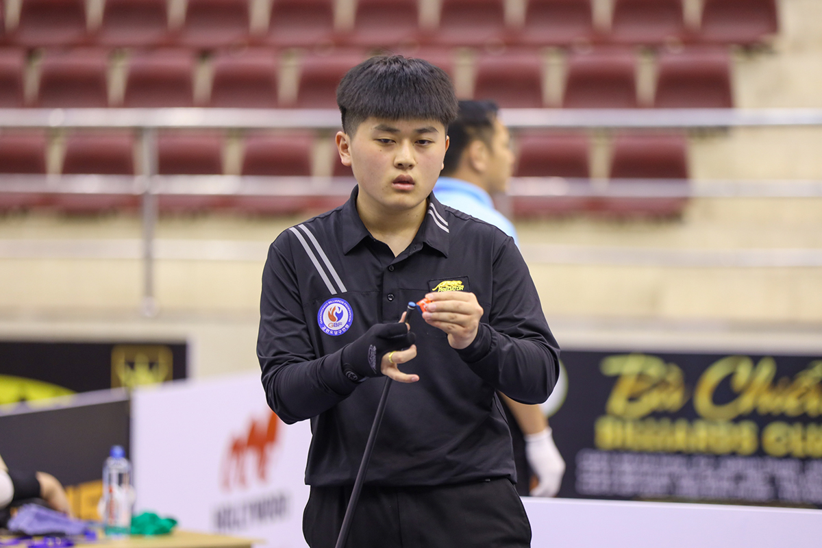 프레데릭 쿠드롱과 PPPQ 두 번째 경기 중인 오명규. 오명규는 첫 경기에서 이동한을 꺾었으나 쿠드롱에게 패하며 조 2위에 그쳐 PPQ라운드 진출에는 실패했다.