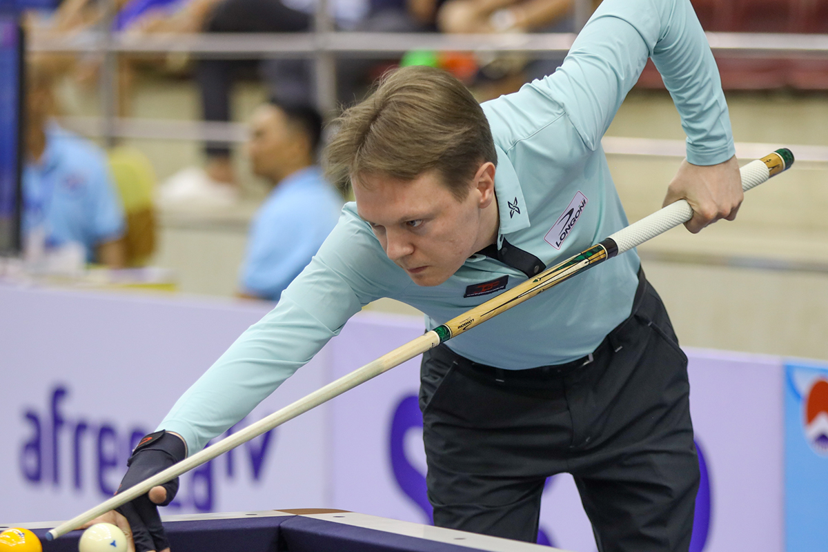 Q라운드에서 프레데릭 쿠드롱을 애버리지 3.333으로 꺾은 글렌 호프만은 32강에서 김동룡에게 1패를 당하며 1승1무1패로 조 3위에 그치고 말았다.