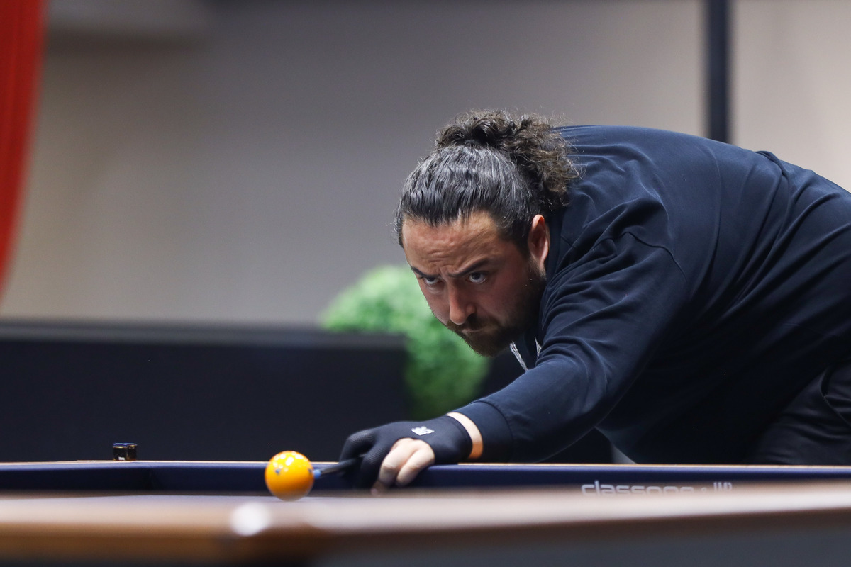 김행직에게 극적인 역전승을 거두며 사상 첫 8강 진출에 성공하 외메르 카라쿠르트.