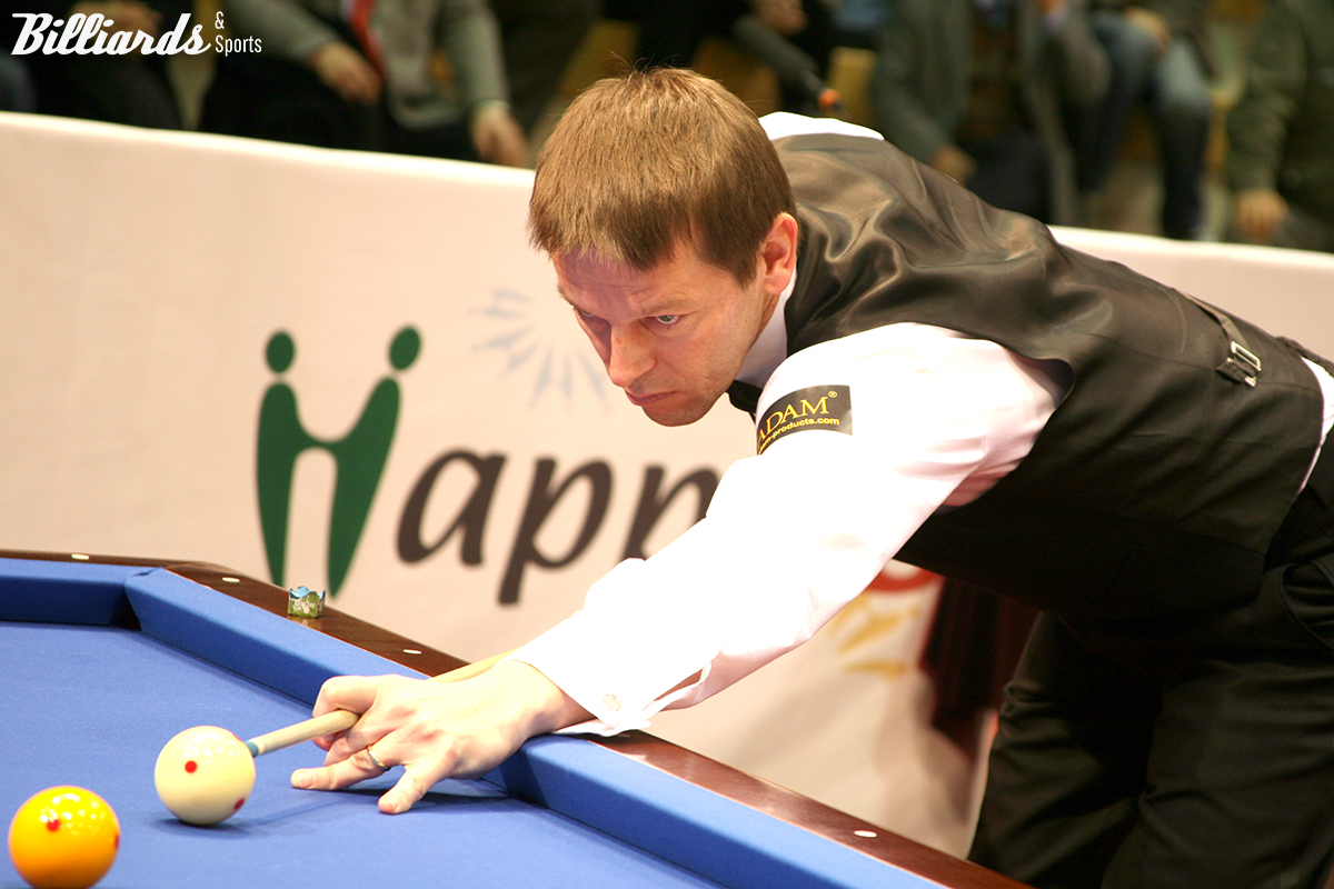 토브욘 블롬달은 1987년에 열린 3쿠션 당구월드컵 6번째 대회에서 레이몽 클루망을 꺾고 첫 우승한 이후 현재까지 46번의 우승과 3회 연속우승 세 차례, 2회 연속우승 7번의 기록을 세웠다.  빌리어즈앤스포츠 DB