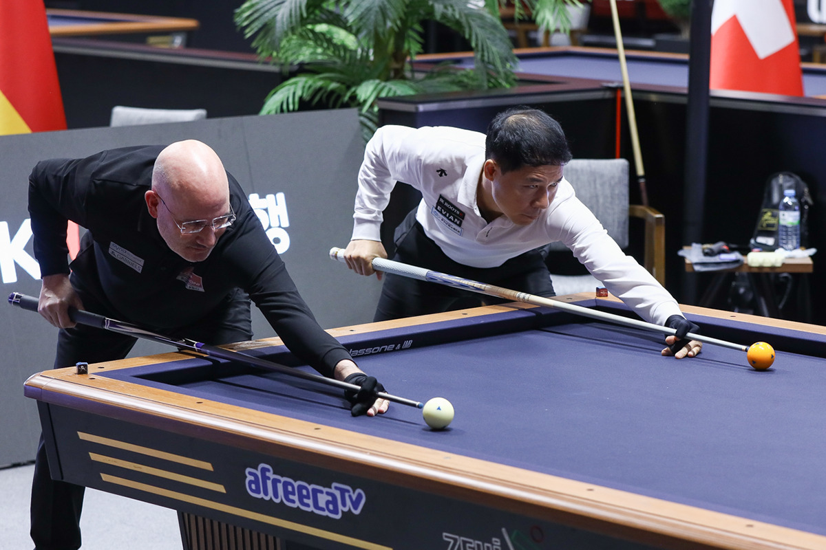 뱅킹하는 마틴 호른과 허정한.