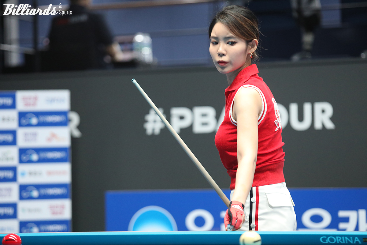 3세트를 11:10으로 따낸 뒤 4세트는 10:11로 아깝게 내준 이우경