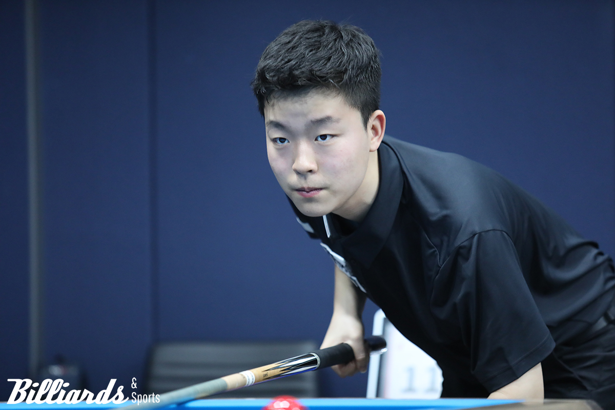 베트남의 응우옌득아인찌엔을 애버리지 2점대로 꺾은 PBA 최연소 프로 김영원. 사진=고양/이용휘 기자