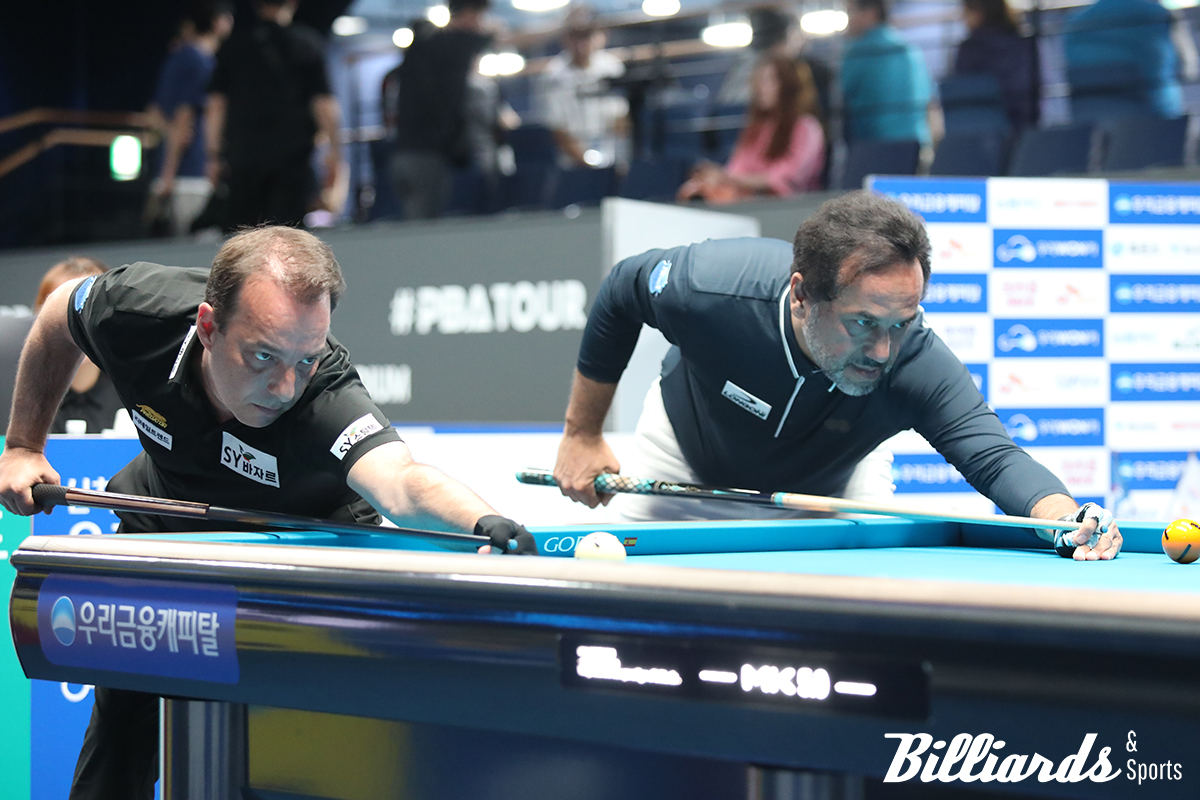 경기에 앞서 뱅킹으로 순서를 정하고 있는 다니엘 산체스와 사바시 불루트. 사진=고양/이용휘 기자