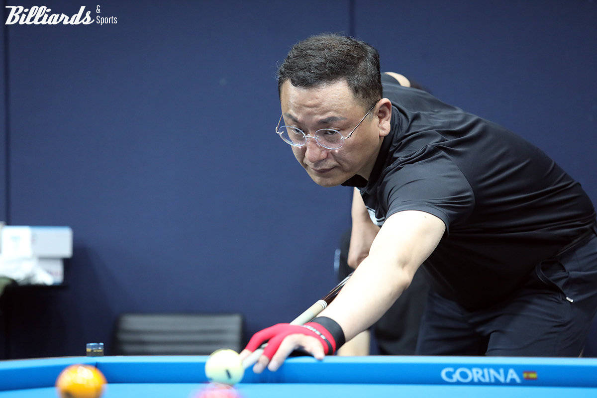 같은 시각 32강전에서 김영섭은 '투어 챔피언' 에디 레펀스(SK렌터카)를 3-2로 꺾고 16강에 진출, 김영원과 8강행을 다툰다.