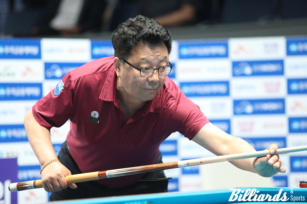 프로당구 데뷔전에서 16강에 오른 김무순은 역시 이번 시즌 데뷔어인 하샤시와 8강 진출을 놓고 겨룬다.