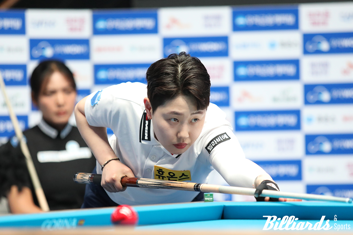 스롱 피아비와 8강 대결 중인 김세연.