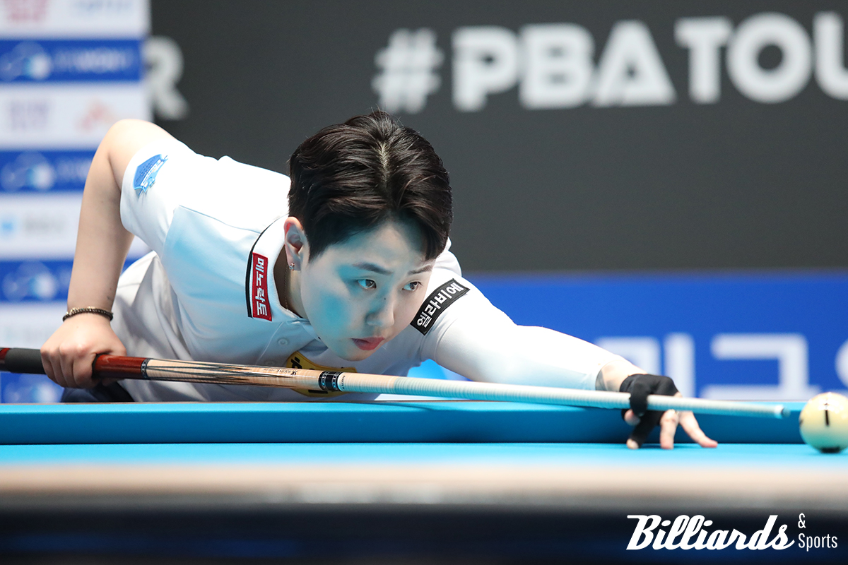 준결승에서 서한솔을 세트스코어 3-0으로 물리친 김세연은 결승에서 임경진과 우승 타이틀을 놓고 대결한다.