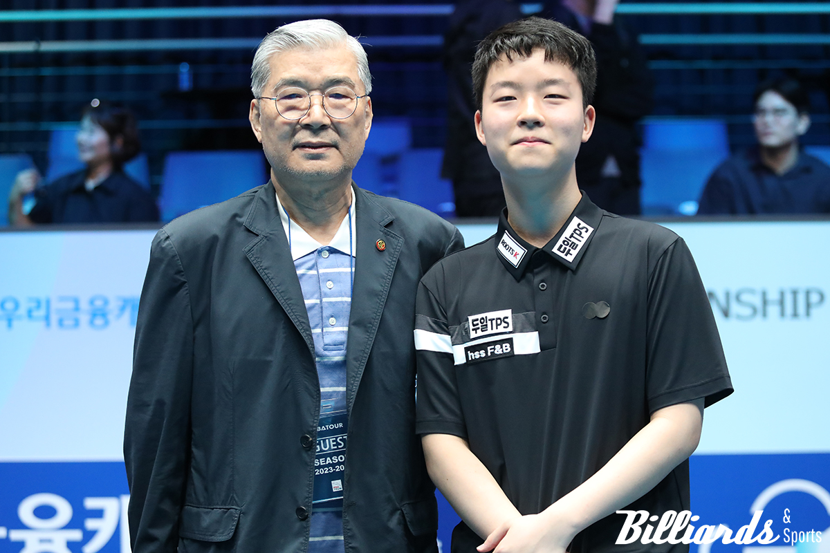 '한국 1호 프로 당구선수' 박병문과 'PBA 최연소 프로 당구선수' 김영원이 만났다. 사진=고양/이용휘 기자